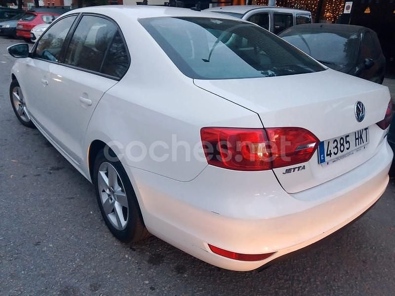 Usado VW Jetta Sport 105 CV (77 kW) 2011 Blanco Berlina