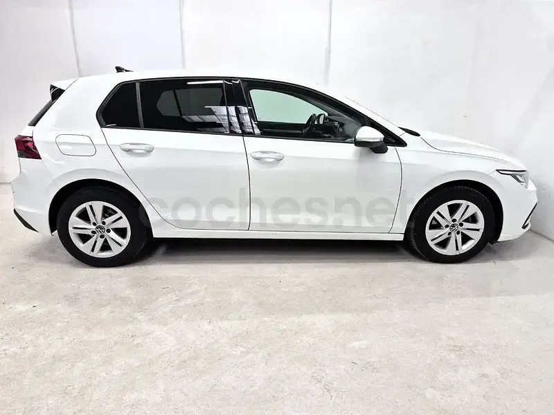 Usado VW Golf VIII Life 115 CV (84 kW) 2023 Blanco Berlina