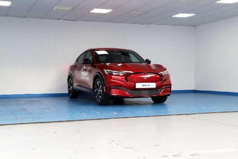 Usado Ford Mustang Mach-E Extended Range 258 kW (351 CV) 2022 Rojo SUV