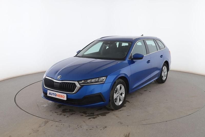 Azul Usado 2021 Skoda Octavia Ambition Familiar | 18.599 € (Precio justo) - Imagen 1/3