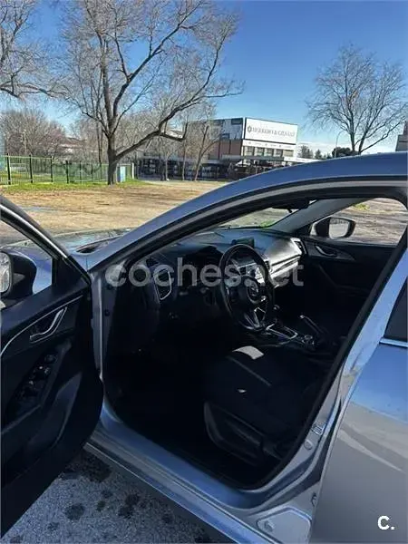 Usado Mazda 3 100 CV (73 kW) 2017 Gris / plata Berlina