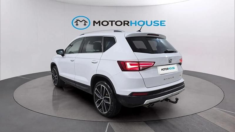 Usado Seat Ateca 4Drive 190 CV (139 kW) 2016 Blanco SUV