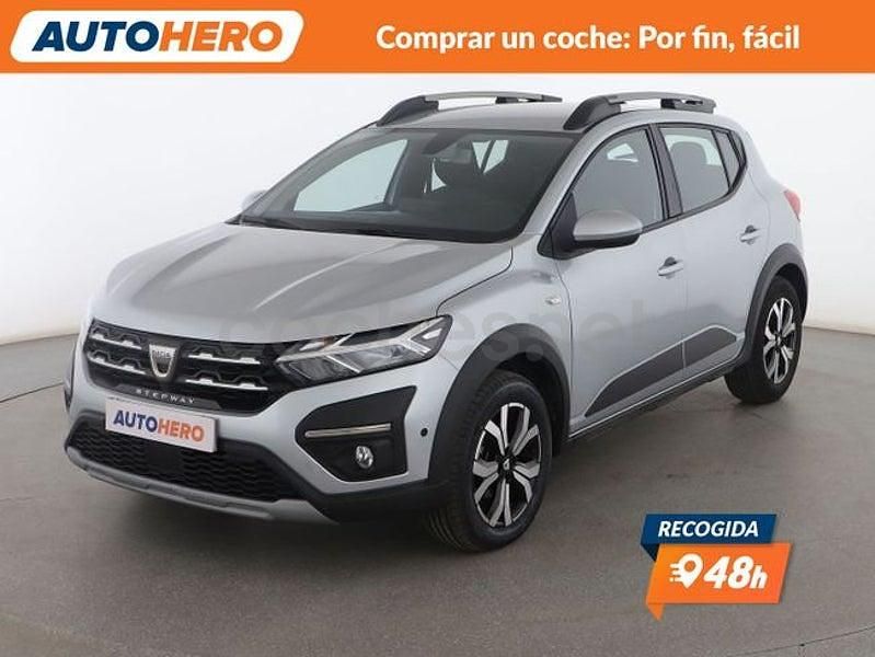 Usado Dacia Sandero Comfort 91 CV (66 kW) 2022 Gris / plata Berlina