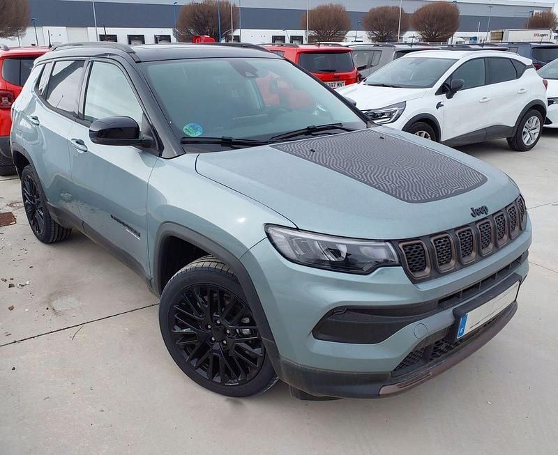 Verde Usado 2024 Jeep Compass Altitude SUV | 28.900 € (Precio justo) - Imagen 1/4