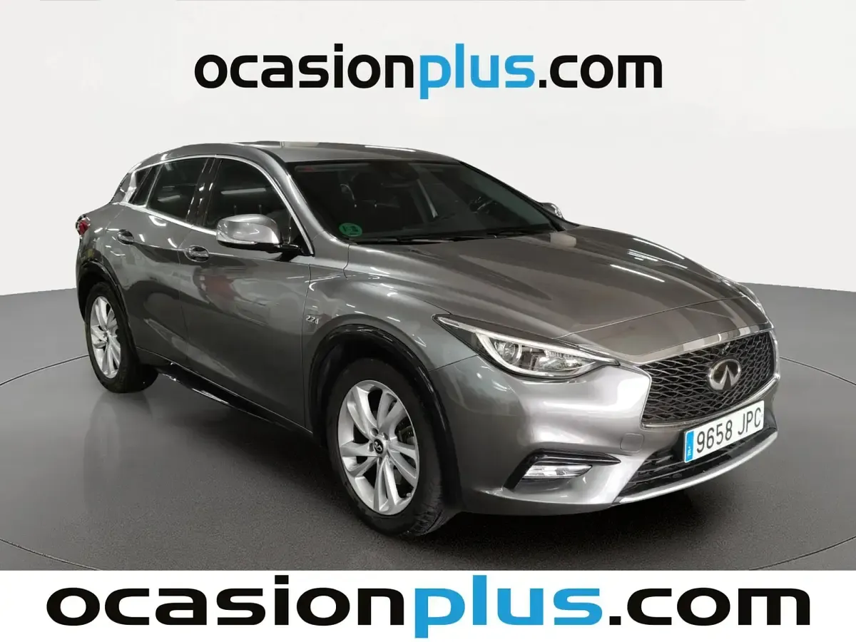 Usado Infiniti Q30 Premium 170 CV (125 kW) 2016 Gris Utilitario