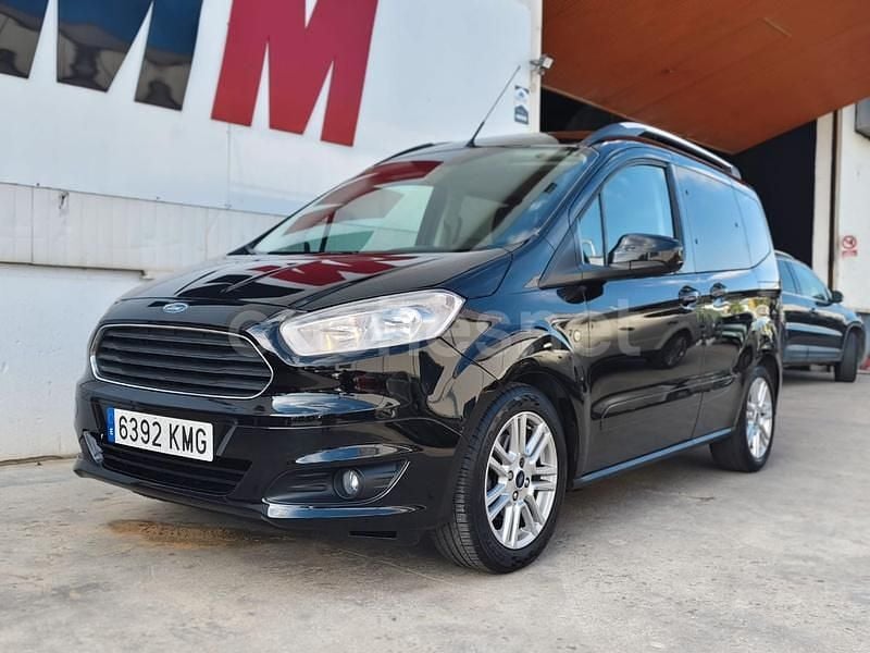 Negro Usado 2018 Ford Tourneo Courier Ambiente Monovolumen | 9900 € (Un poco caro) - Imagen 1/4