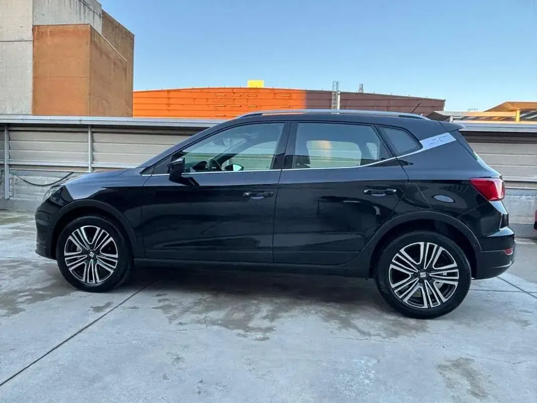 Usado Seat Arona FR 116 CV (85 kW) 2025 Negro SUV