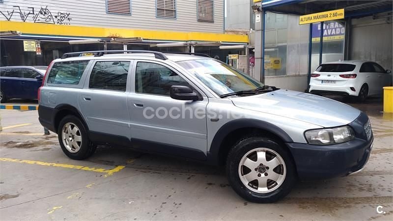 Usado Volvo XC70 200 CV (147 kW) 2001 Gris / plata Familiar