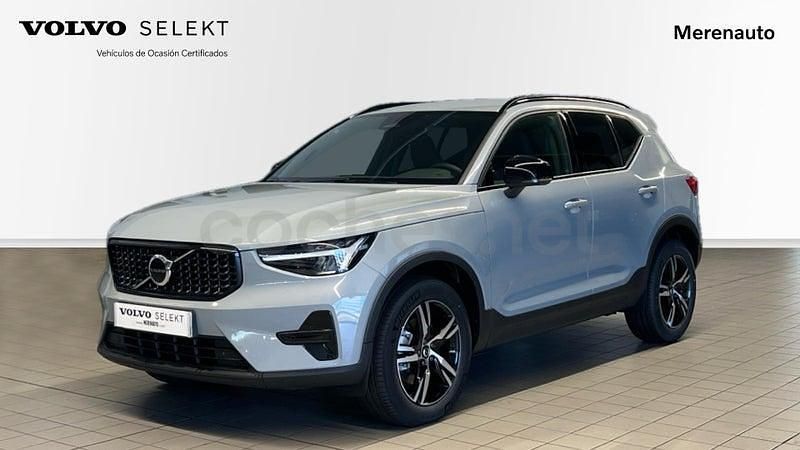 Gris / plata Usado 2025 Volvo XC40 Plus SUV | 37.300 € - Imagen 1/4