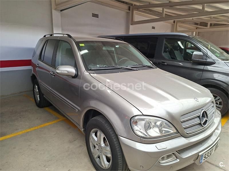 Usado Mercedes ML270 163 CV (119 kW) 2005 Gris / plata SUV