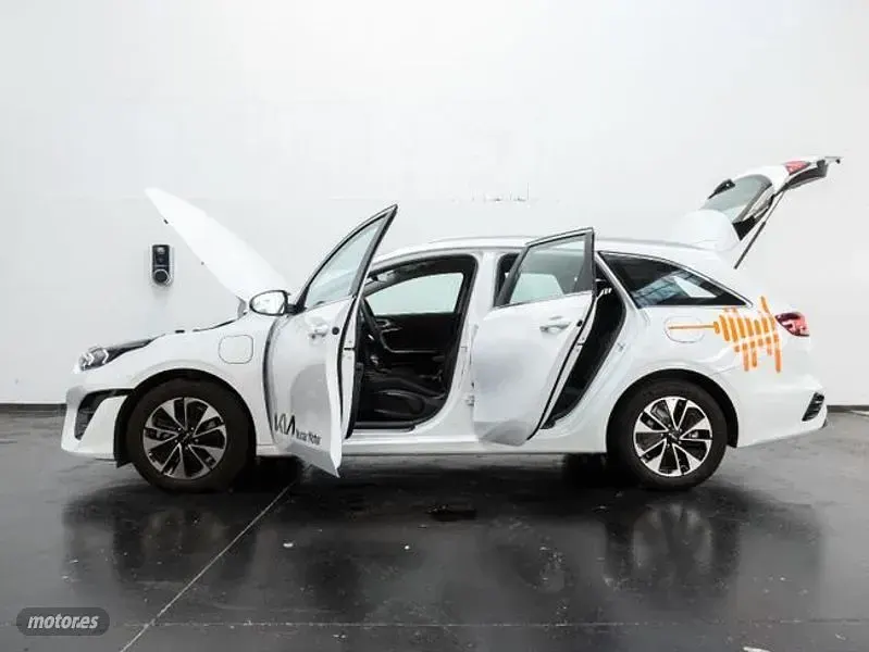 Usado Kia Ceed Sportswagon 141 CV (103 kW) 2023 Blanco Familiar