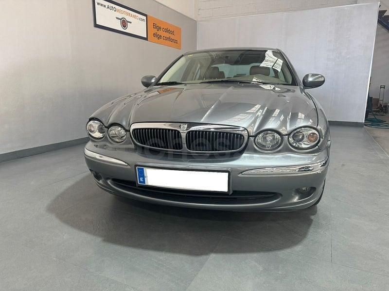 Usado Jaguar X-type Executive 196 CV (144 kW) 2003 Gris / plata Berlina