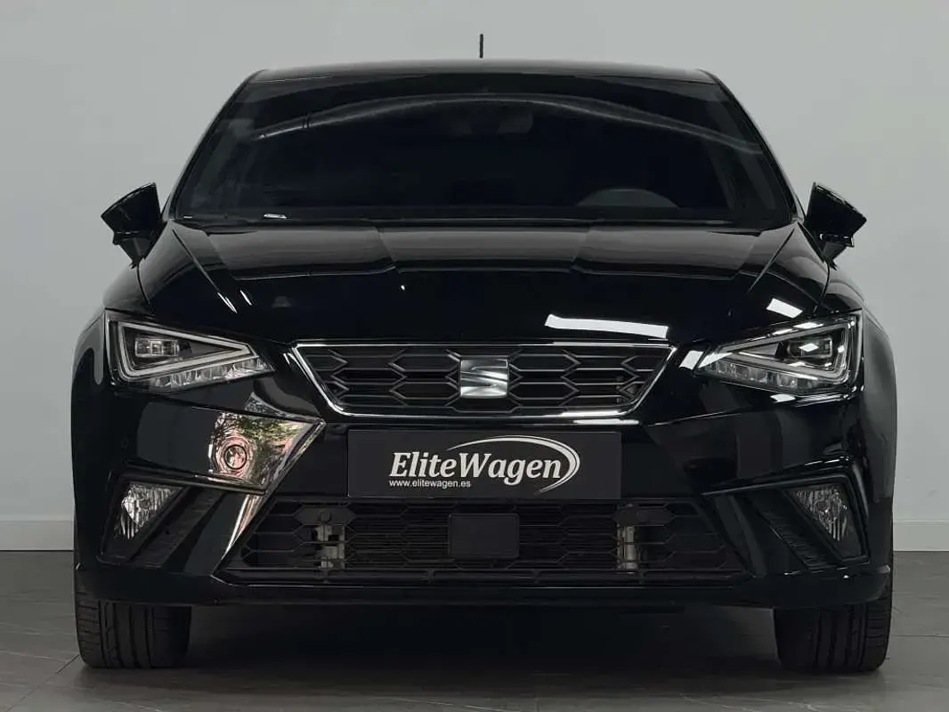 Usado Seat Ibiza FR 116 CV (85 kW) 2025 Negro Utilitario