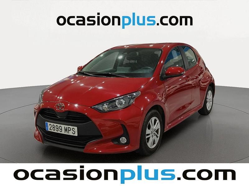 Usado Toyota Yaris Edition 125 CV (91 kW) 2024 Rojo Utilitario