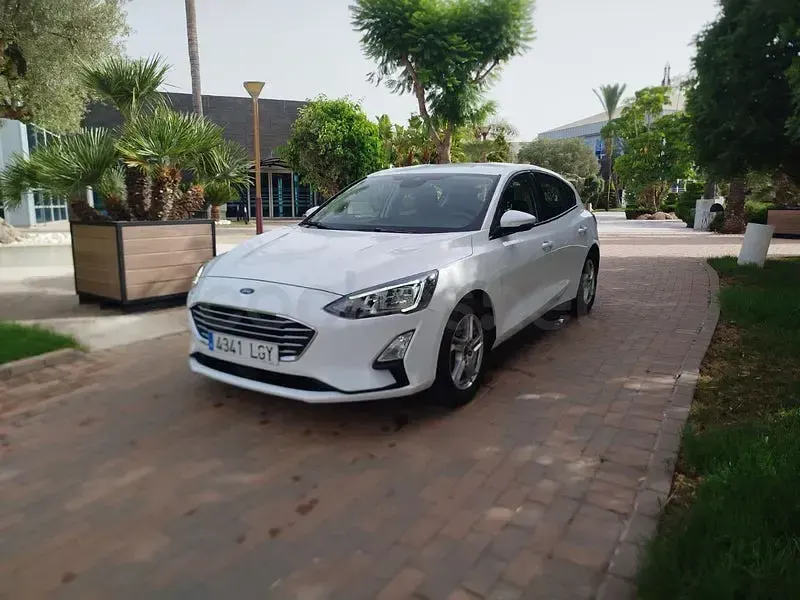 Usado Ford Focus Trend 120 CV (88 kW) 2020 Blanco Berlina