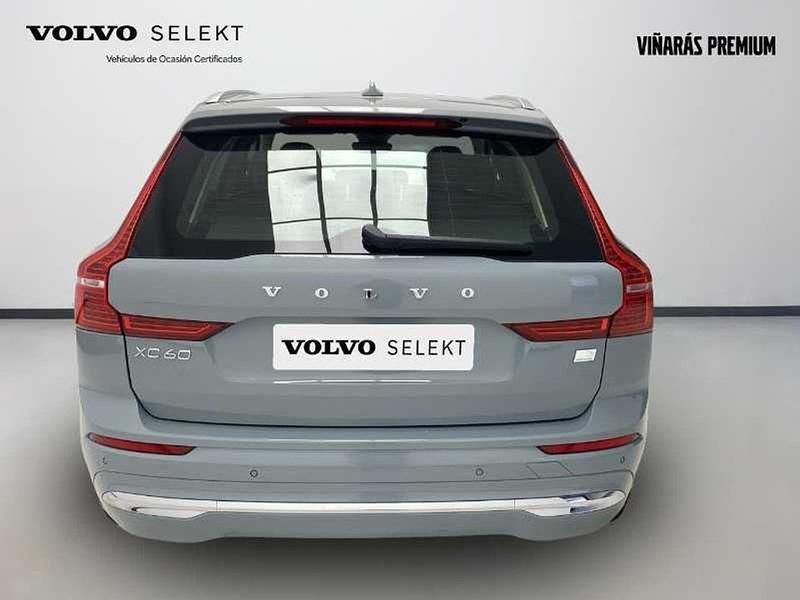 Usado Volvo XC60 Core 350 CV (257 kW) 2023 Gris SUV