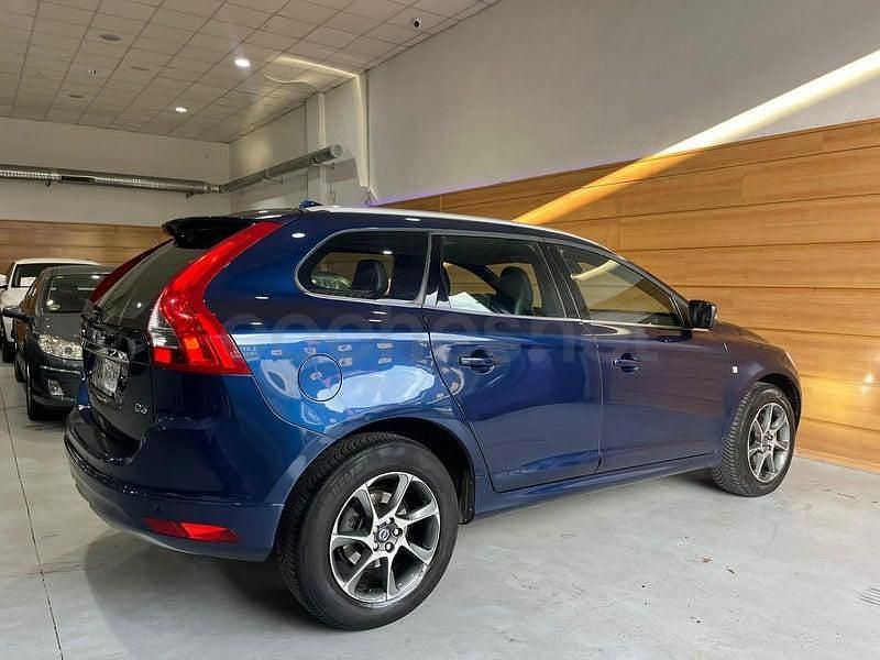 Usado Volvo XC60 R-Design Momentum 150 CV (110 kW) 2015 Azul SUV