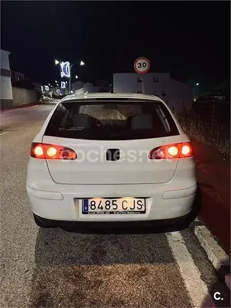Usado Seat Ibiza Stella 75 CV (55 kW) 2003 Blanco Utilitario