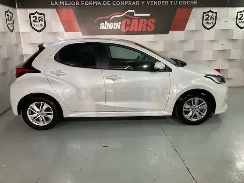 Usado Toyota Yaris 125 CV (91 kW) 2022 Blanco Utilitario
