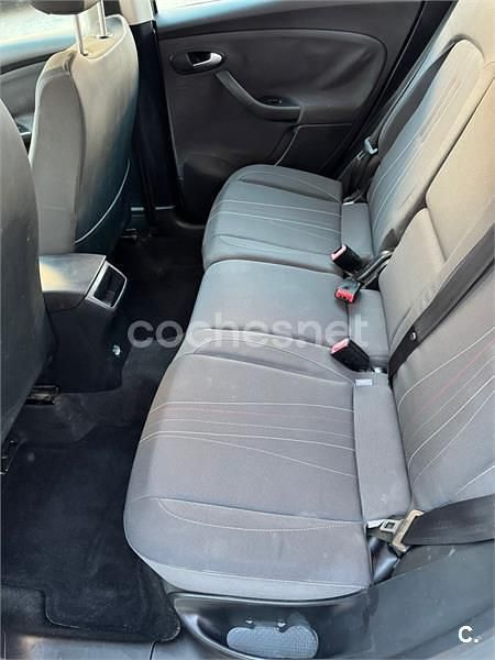 Usado Seat Altea Reference 105 CV (77 kW) 2011 Gris / plata Monovolumen