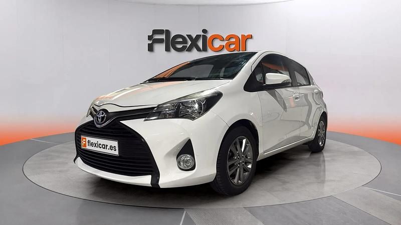 Usado Toyota Yaris Active 69 CV (50 kW) 2016 Blanco Utilitario