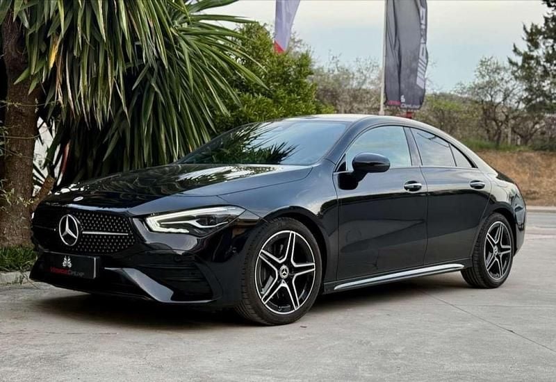 Usado Mercedes CLA200 163 CV (119 kW) 2025 Negro Coupe