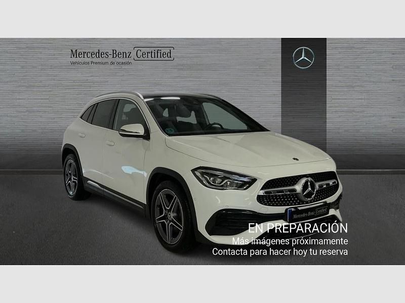 Usado Mercedes GLA180 AMG line 136 CV (100 kW) 2021 Blanco SUV