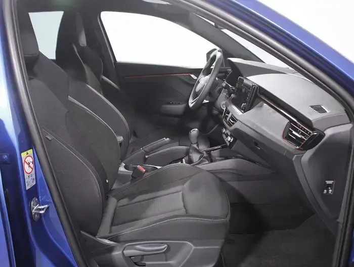 Usado Skoda Scala 115 CV (84 kW) 2025 Azul Utilitario