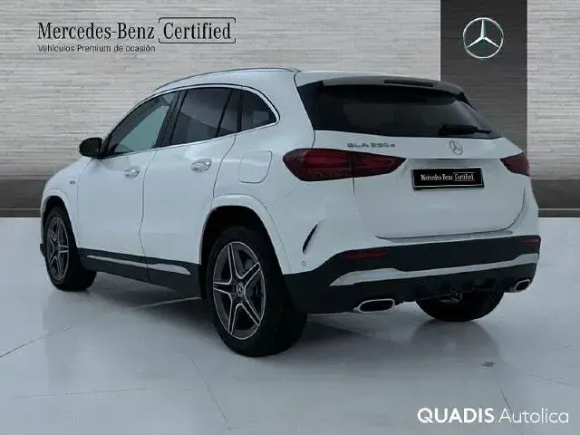 Usado Mercedes GLA250 218 CV (160 kW) 2026 Blanco polar SUV