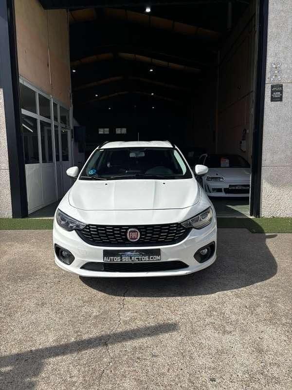 Usado Fiat Tipo Lounge 120 CV (88 kW) 2019 Blanco Familiar