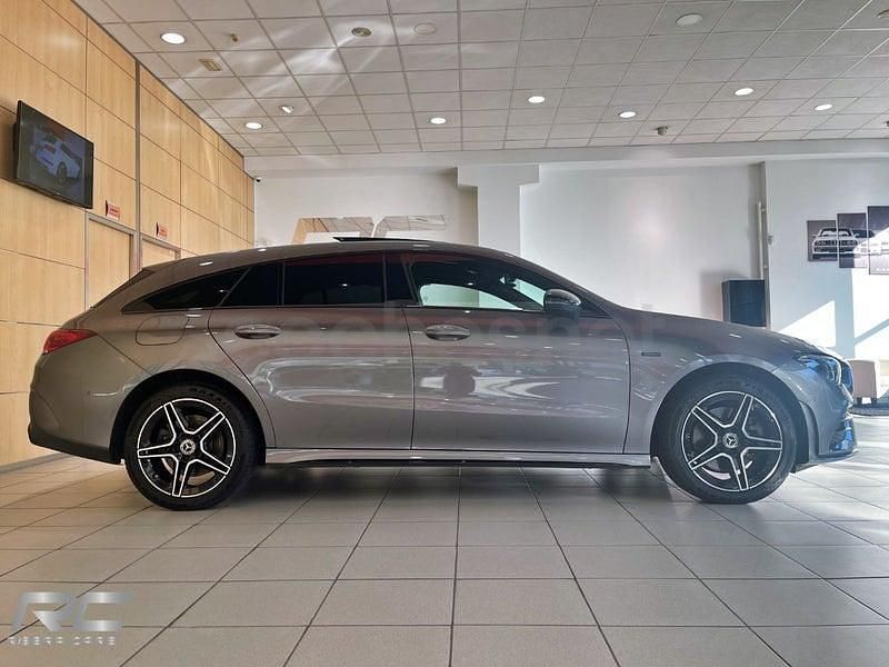 Usado Mercedes CLA250e Shooting Brake 218 CV (160 kW) 2021 Gris / plata Familiar