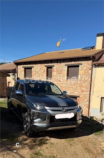 Usado Mitsubishi L200 150 CV (110 kW) 2021 Gris / plata Pickup/Camioneta