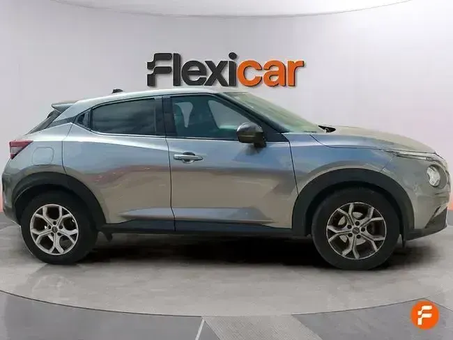 Usado Nissan Juke Acenta 114 CV (83 kW) 2021 Gris SUV