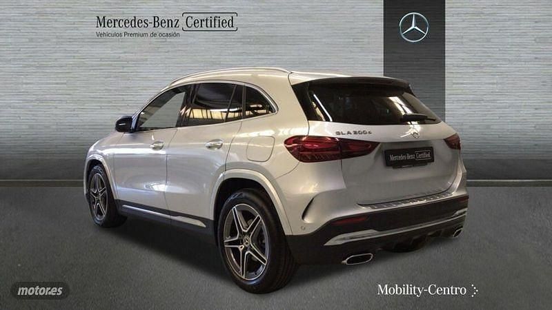Usado Mercedes GLA200 AMG line 150 CV (110 kW) 2023 Iridiumsilber  metalliclack SUV