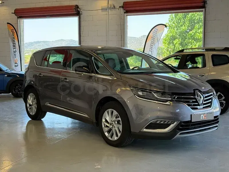 Usado Renault Espace Zen 160 CV (117 kW) 2017 Gris / plata Monovolumen