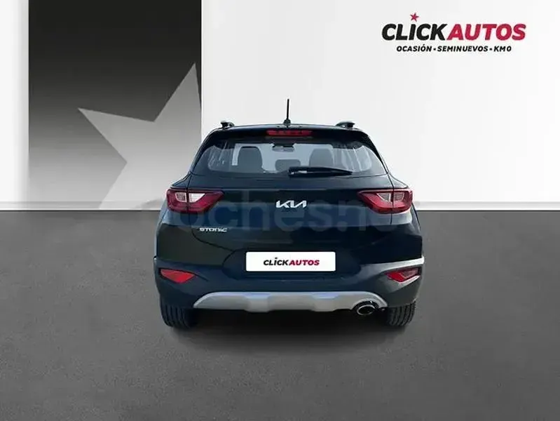Usado Kia Stonic 84 CV (61 kW) 2024 Negro SUV