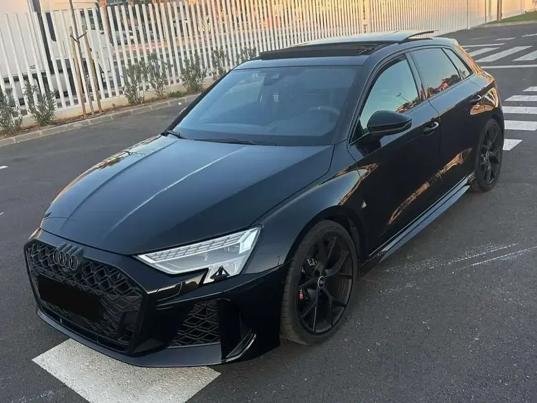 Usado Audi RS3 Sportback Ambiente 400 CV (294 kW) 2025 Negro Utilitario