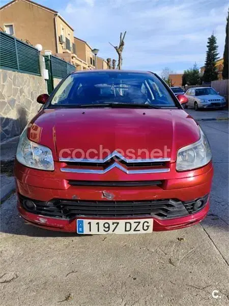Usado Citroën C4 92 CV (67 kW) 2006 Granate Berlina