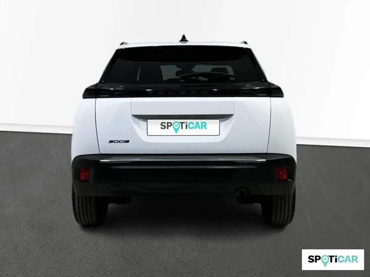Usado Peugeot 2008 Allure 100 CV (73 kW) 2025 Blanco SUV