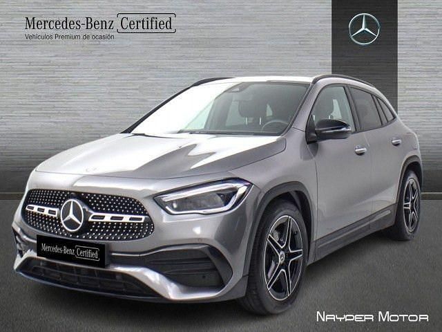 Usado Mercedes GLA180 136 CV (100 kW) 2022 Gris montaña SUV