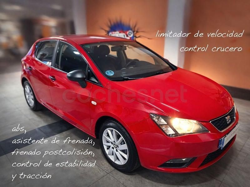 Usado Seat Ibiza Reference 75 CV (55 kW) 2016 Rojo Berlina
