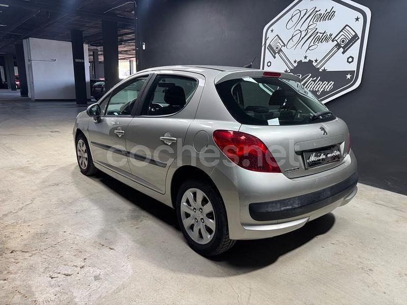 Usado Peugeot 207 75 CV (55 kW) 2009 Beige Berlina