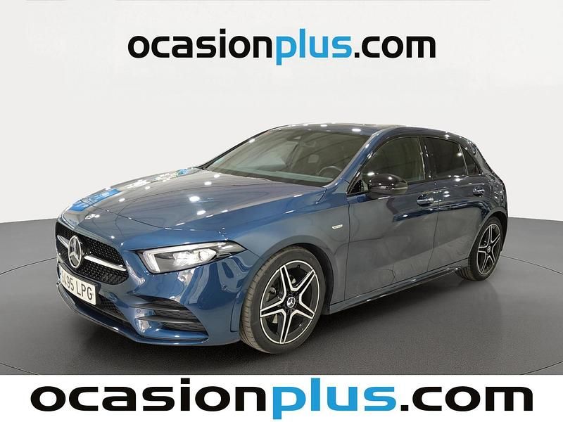 Usado Mercedes A180 AMG 116 CV (85 kW) 2021 Azul Utilitario