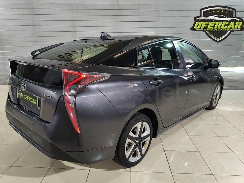 Begagnad Toyota Prius 122 HK (89 kW) 2019 Grå Halvkombi