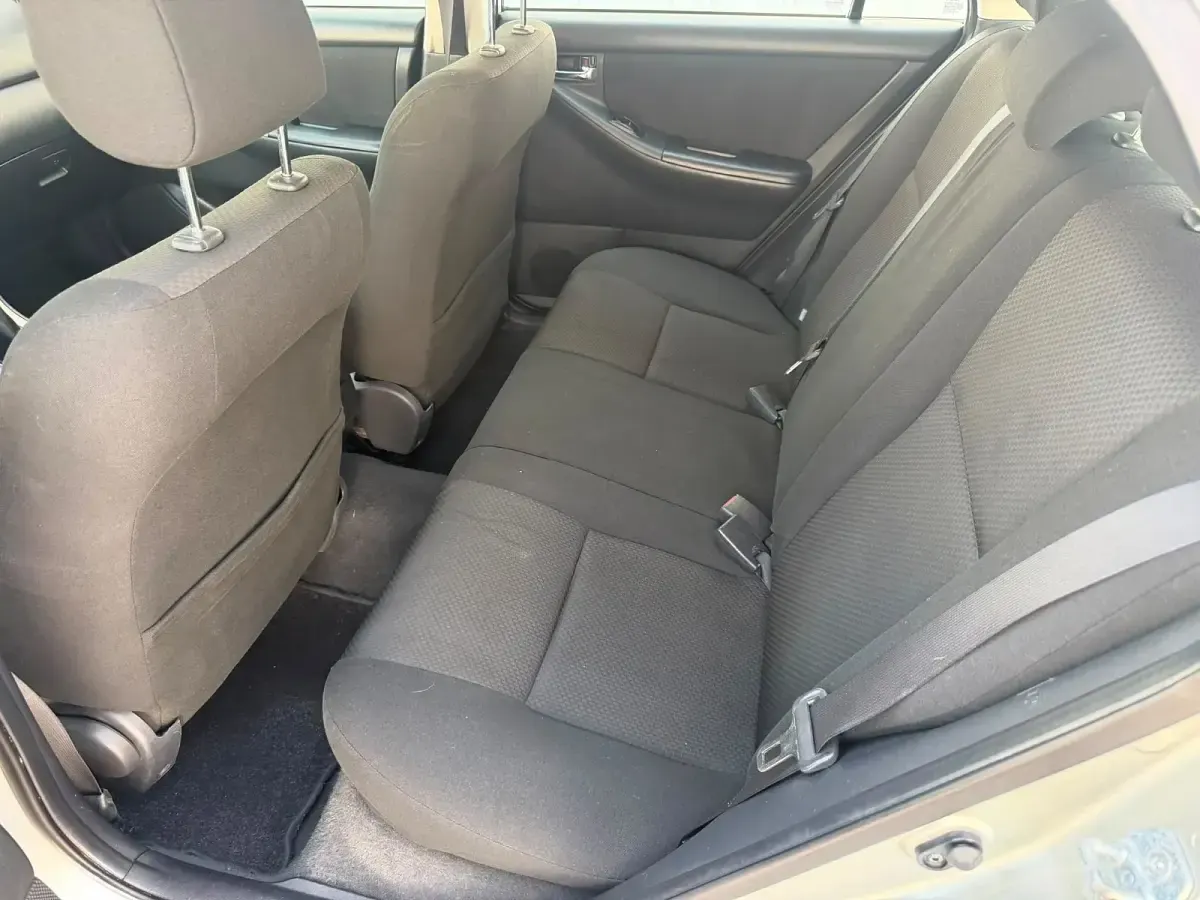 Usado Toyota Corolla Terra 116 CV (85 kW) 2005 Gris Berlina