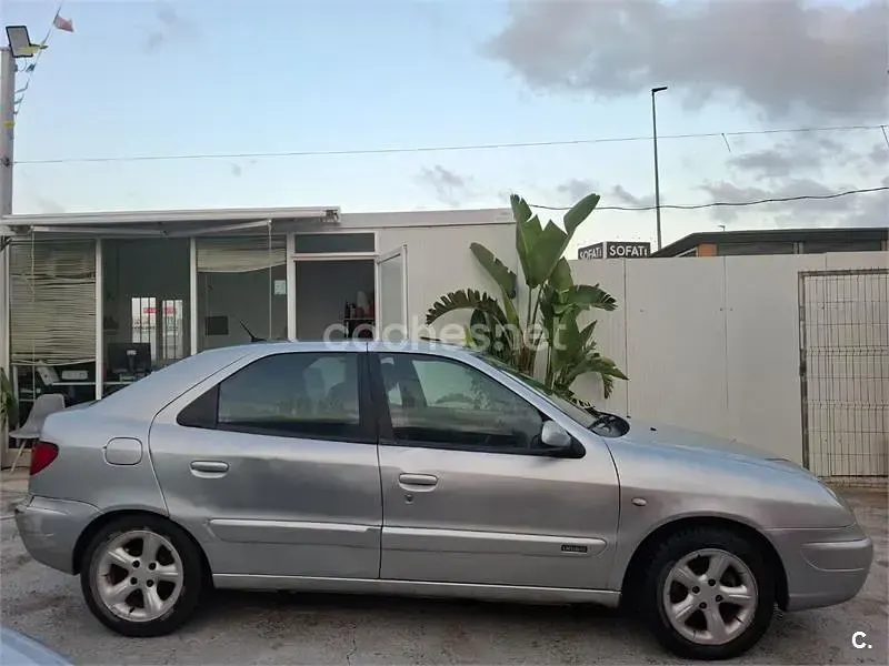Usado Citroën Xsara Exclusive 110 CV (80 kW) 2002 Gris / plata Berlina