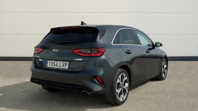 Usado Kia Ceed 136 CV (100 kW) 2021 Oscuro Utilitario
