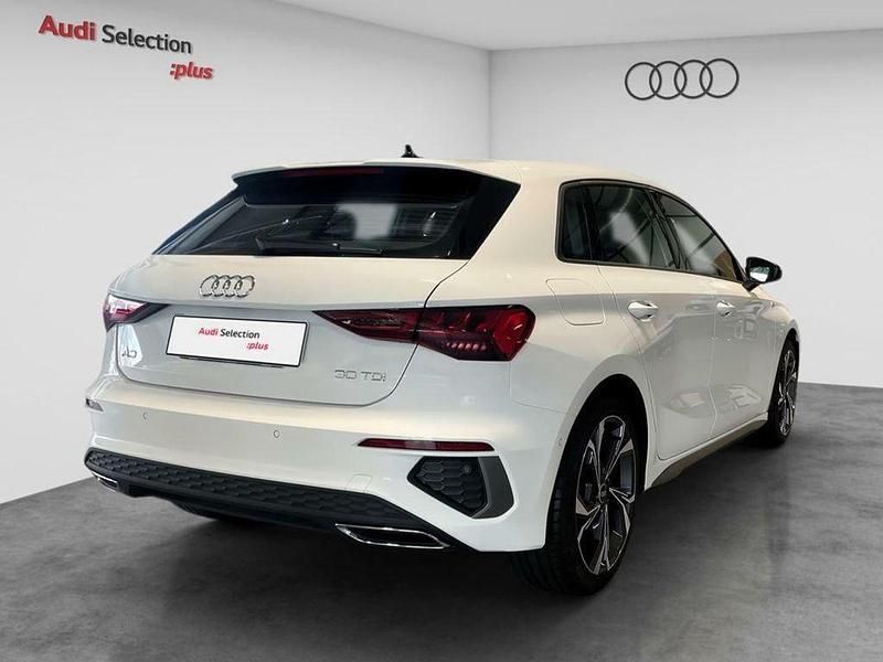 Usado Audi A3 S-Line 116 CV (85 kW) 2023 Blanco Berlina