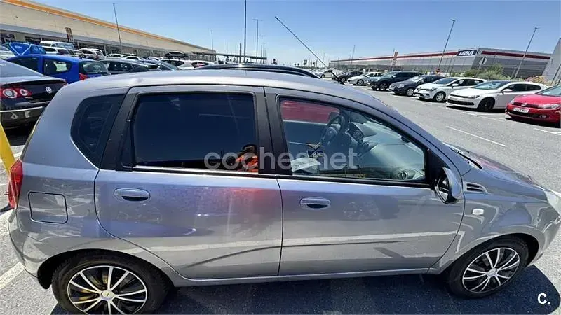 Usado Chevrolet Aveo LS 84 CV (61 kW) 2010 Gris / plata Berlina