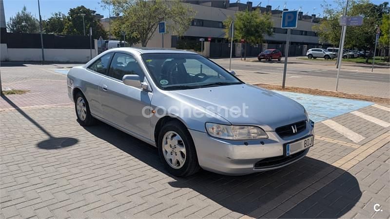 Gris / plata Usado 2000 Honda Accord ES Coupe | 3900 € - Imagen 1/4